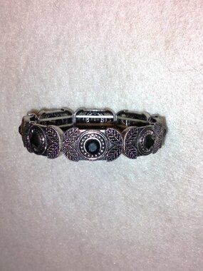Brand New Embellished Black & Silver Leaf Design Stretch Bracelet